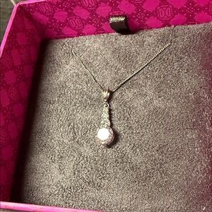 Elegant Silver Pendant Necklace